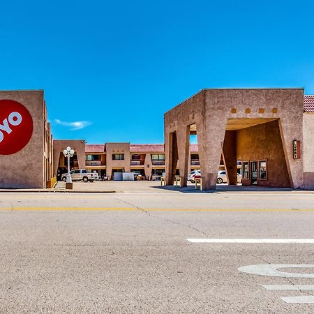 Oyo Hotel Groesbeck Eksteriør bilde