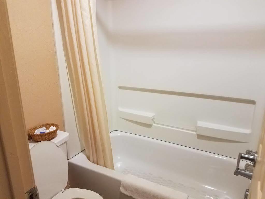 Oyo Hotel Groesbeck Eksteriør bilde