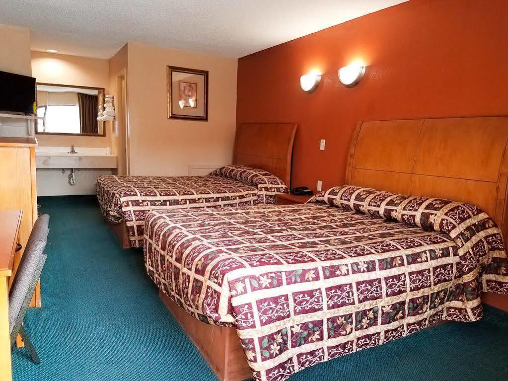 Oyo Hotel Groesbeck Eksteriør bilde