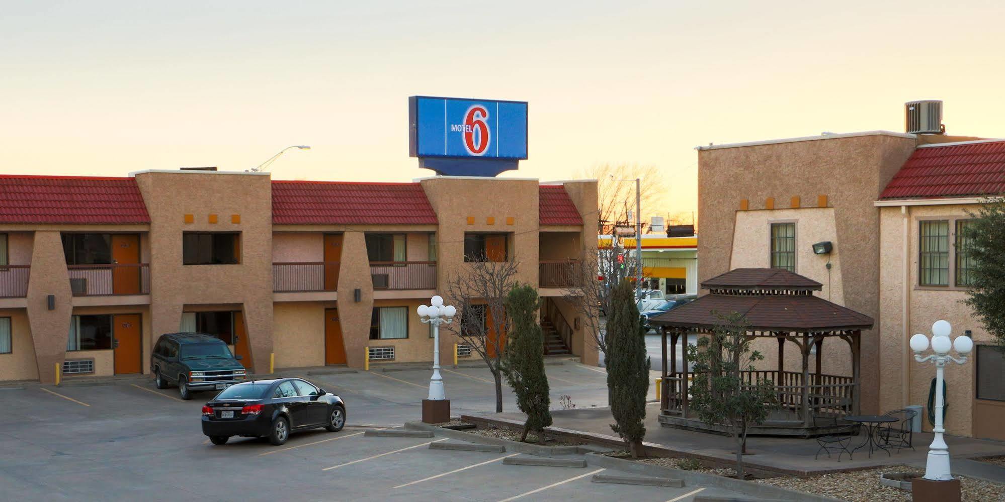Oyo Hotel Groesbeck Eksteriør bilde